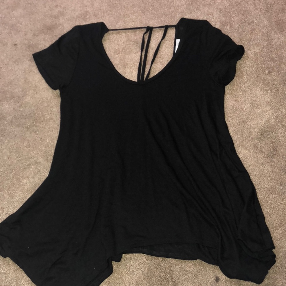 5/20 never worn flowy black top